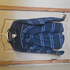 Wrangler authentics button down shirt size Medium 100% polyester